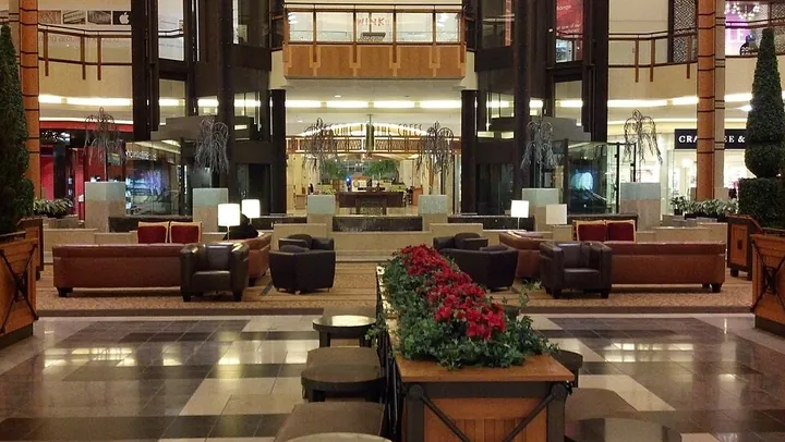 The center court of The Shops at Willow Bend in 2013